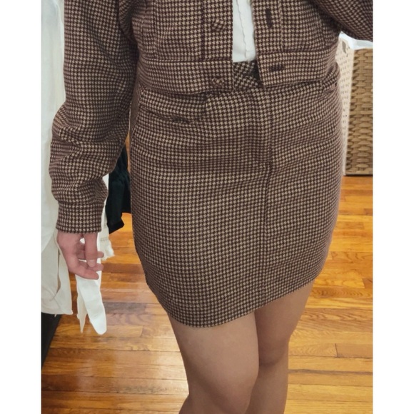 Rouje Denise Skirt in Burgundy/Tan Houndstooth - Picture 5 of 6